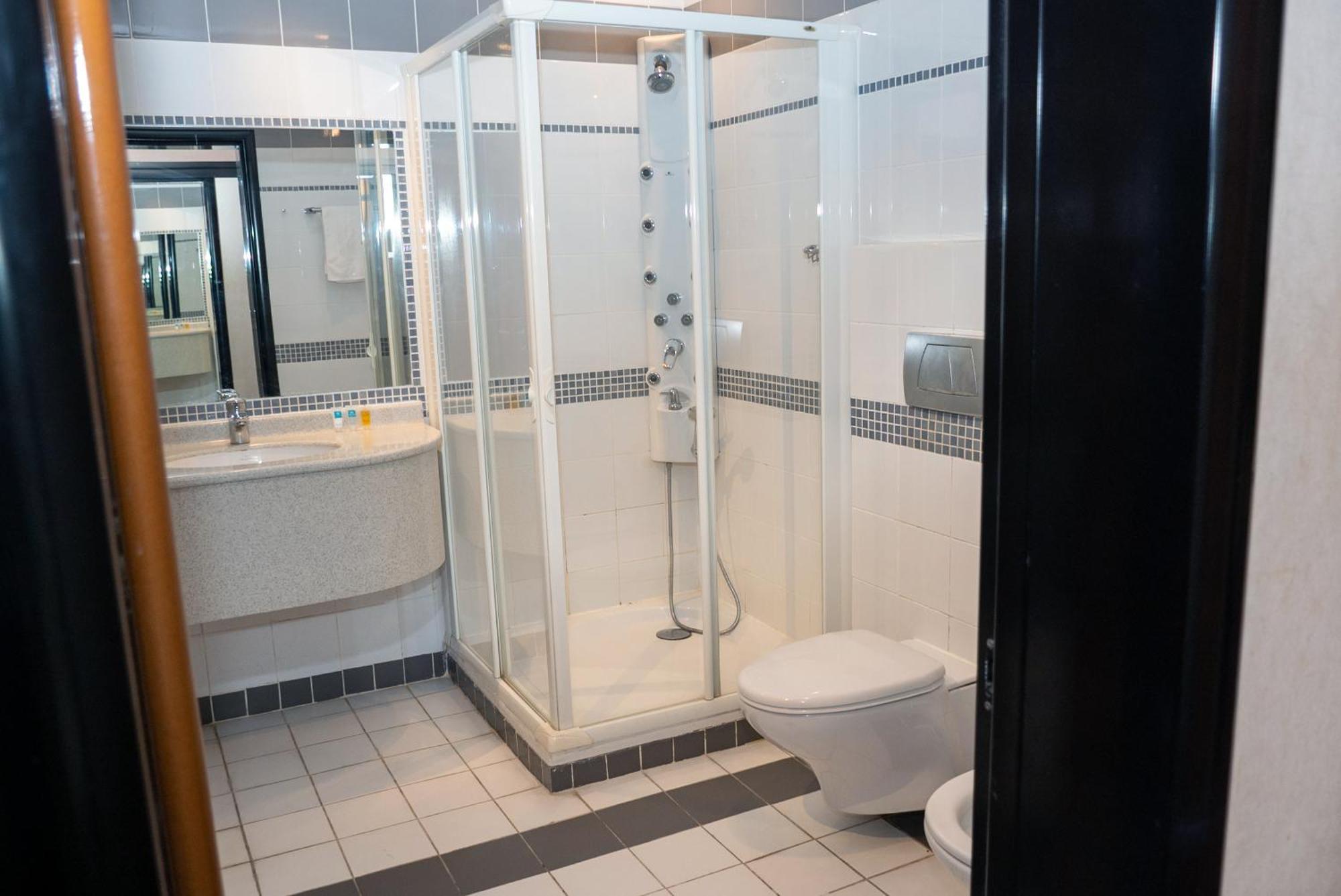 One Pavilion Luxury Serviced Apartments Manama Exteriör bild